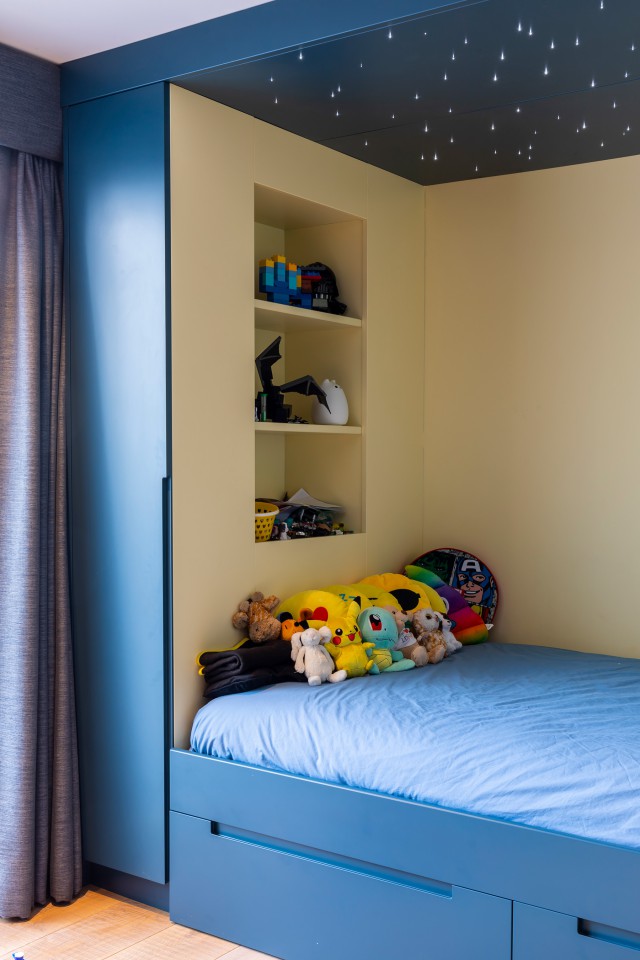 Artileray Mansions 2