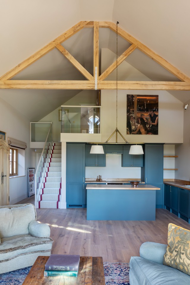 OAKHILL FARMHOUSE 7983