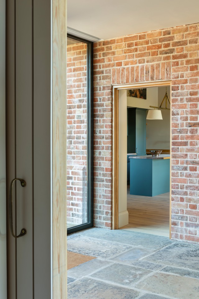 OAKHILL FARMHOUSE 8007